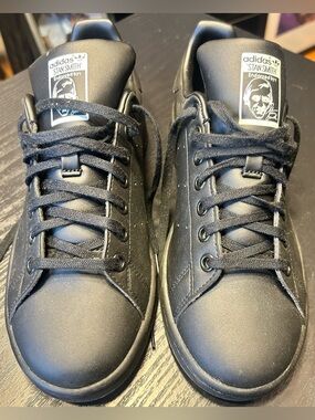 adidas Stan Smith Men’s Black Low-Top Sneakers size 6